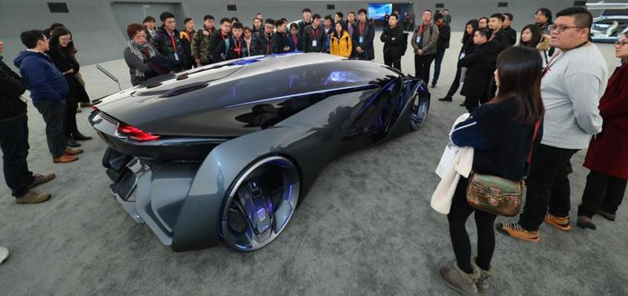 泛亞金橋園區(qū)于今年4月正式投入使用，聚焦于未來前瞻設(shè)計、造型及工程研發(fā)能力的提升，擁有前瞻及造型設(shè)計開發(fā)、軟件中心、前期架構(gòu)開發(fā)、縮比模型風(fēng)洞、電子電器開發(fā)等眾多關(guān)鍵研發(fā)設(shè)備。目前研發(fā)體系已形成1個泛亞，2個園區(qū)（金橋園區(qū)-工程協(xié)同、造型設(shè)計及軟件開發(fā)園區(qū)；唐鎮(zhèn)園區(qū)-整車及子系統(tǒng)、零部件開發(fā)驗證園區(qū)），3個分中心（沈陽、煙臺、武漢），4個試驗基地（廣德試車場、黑河寒區(qū)試驗基地、吐魯番熱區(qū)試驗基地和格爾木高原試驗基地）的布局。