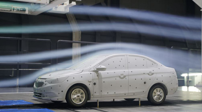 泛亞金橋園區(qū)于今年4月正式投入使用，聚焦于未來前瞻設(shè)計、造型及工程研發(fā)能力的提升，擁有前瞻及造型設(shè)計開發(fā)、軟件中心、前期架構(gòu)開發(fā)、縮比模型風(fēng)洞、電子電器開發(fā)等眾多關(guān)鍵研發(fā)設(shè)備。目前研發(fā)體系已形成1個泛亞，2個園區(qū)（金橋園區(qū)-工程協(xié)同、造型設(shè)計及軟件開發(fā)園區(qū)；唐鎮(zhèn)園區(qū)-整車及子系統(tǒng)、零部件開發(fā)驗證園區(qū)），3個分中心（沈陽、煙臺、武漢），4個試驗基地（廣德試車場、黑河寒區(qū)試驗基地、吐魯番熱區(qū)試驗基地和格爾木高原試驗基地）的布局。