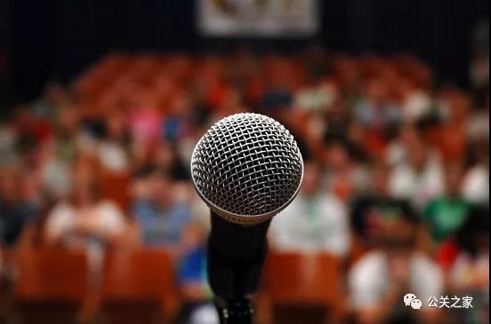 王源抽煙爭(zhēng)議：偶像人設(shè)出問(wèn)題，危機(jī)公關(guān)如何做？