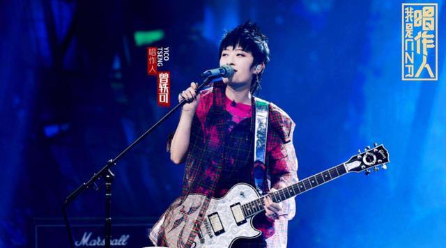 被罵十年才翻紅，因?yàn)閼粰C(jī)場(chǎng)工作人員又被群嘲？曾軼可在想什么？